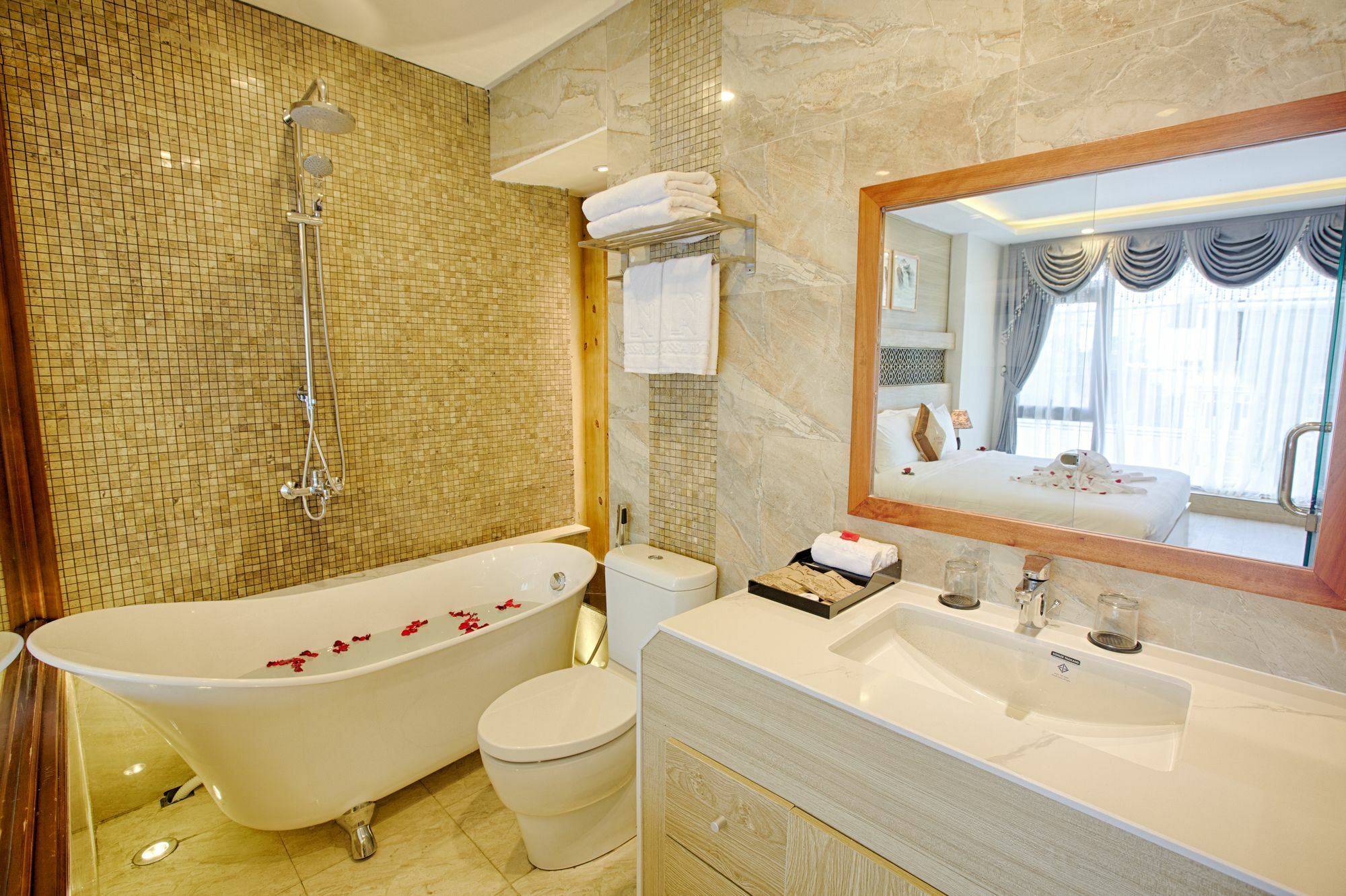 Alyssa Hotel Дананг Экстерьер фото